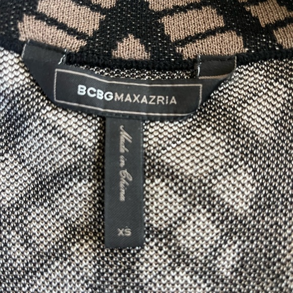BCBGMaxAzria Black and Cream 70% Silk and 30% Cotton Knit Top - Picture 4 of 5